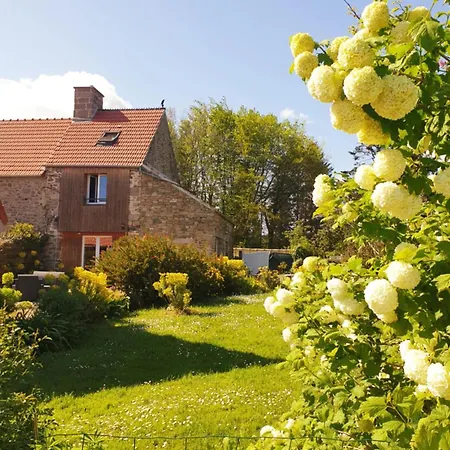 La De La Ferme Du Clos Giot 3* سانت-فاست-لا-هوغ