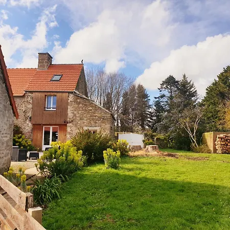 فندق مبيت وإفطار La De La Ferme Du Clos Giot 3*