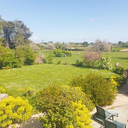 فندق مبيت وإفطار La De La Ferme Du Clos Giot سانت-فاست-لا-هوغ